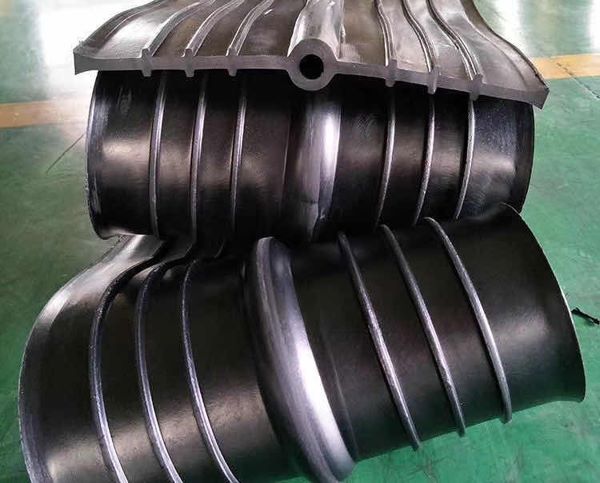 橡胶止水带又可防止建筑内的水漏到外界
